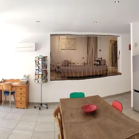 Appartamento Collioure, Type Loft De 80m2 Avec Clim, Terrasse Et Parking Devant L'appartement.