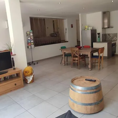 Collioure, Type Loft De 80m2 Avec Clim, Terrasse Et Parking Devant L'appartement. Collioure